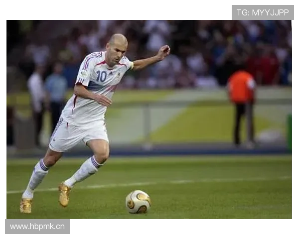 齐达内射门细节 齐达内射门细节