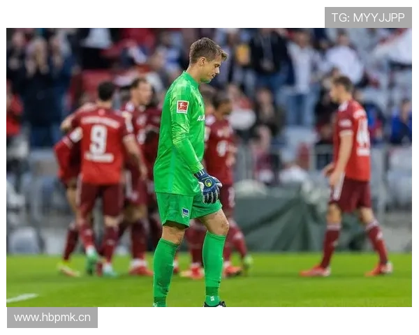 拜仁慕尼黑多线作战压力加剧，阵容深度能否支撑赛季走势？